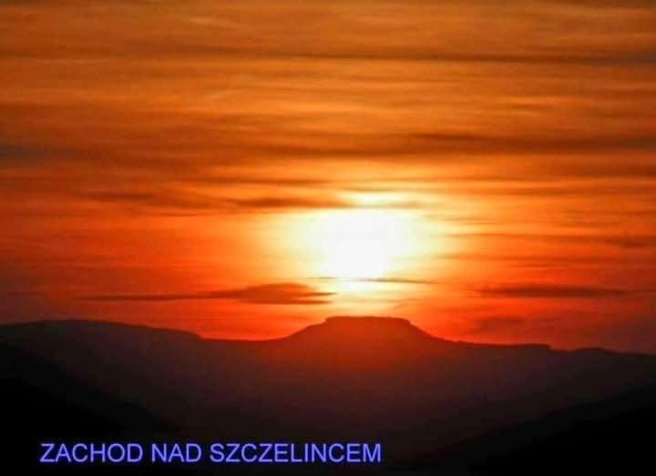 Wataha Pod Basztami - Alfa - Domki Caloroczne 라트코프 외부 사진